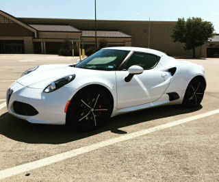 Illustration for article titled At $45,000, Could You Be Tempted By This 2016 Alfa Romeo 4C?